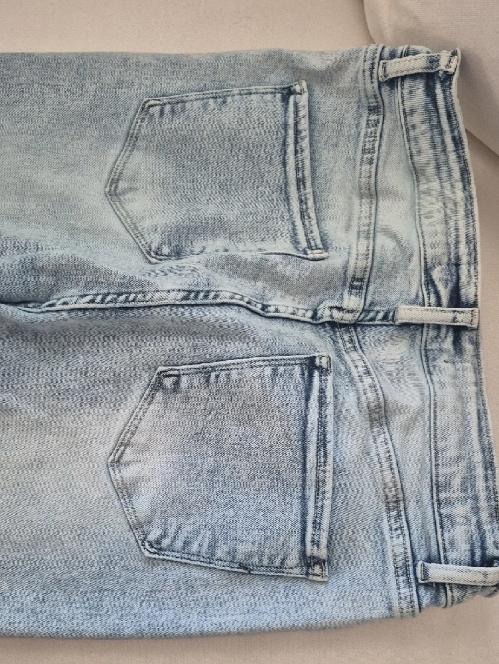 Light Wash Flared Women’s Stretch Jeans - Willow Boutique - Picture 5 of 7